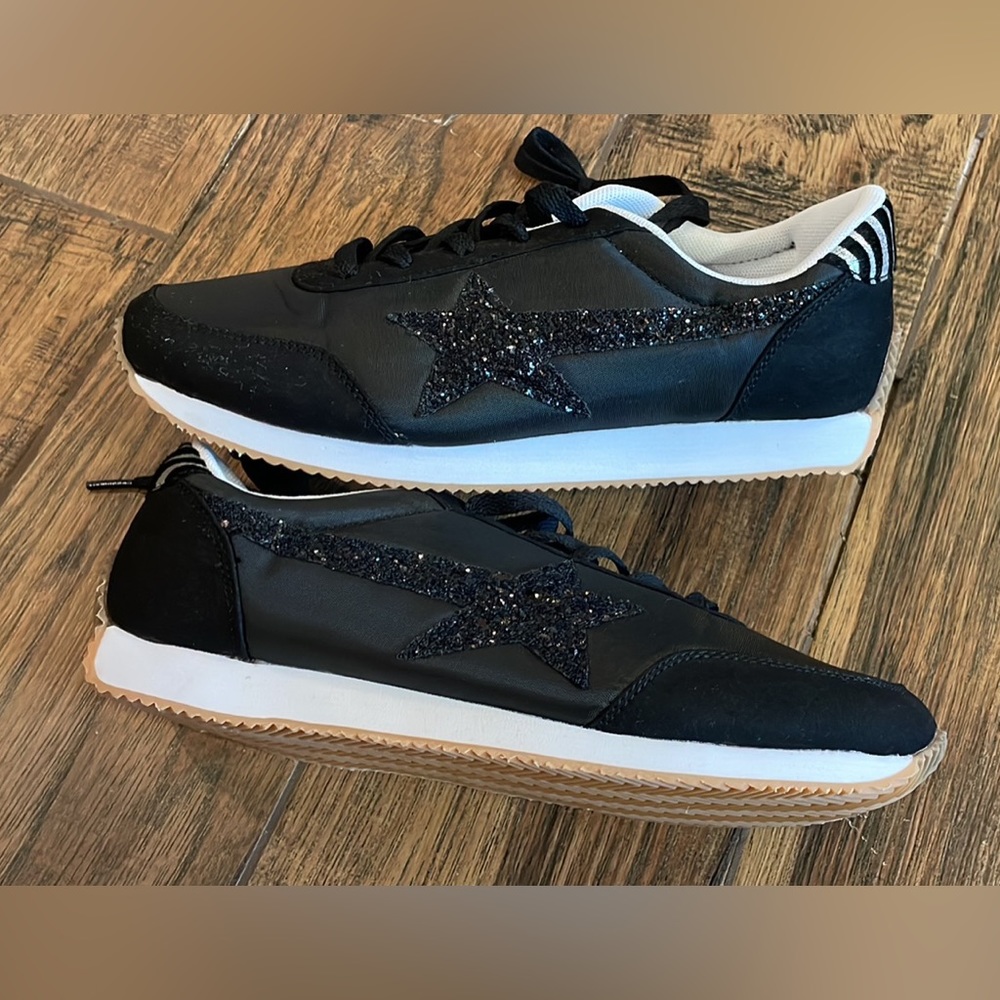 Gypsy Jazz Very G sneakers. Size 10. Brand new without tags.
